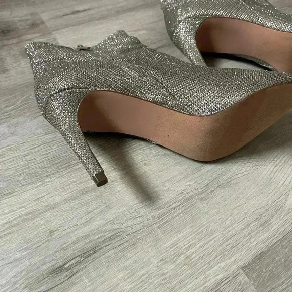 XOXO Silver Glitter Boots Size 9 - Picture 2 of 8